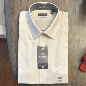 Van Heusen Men's Cream Wrinkle-Free Dress Shirt size 16-16 1/2 34/35